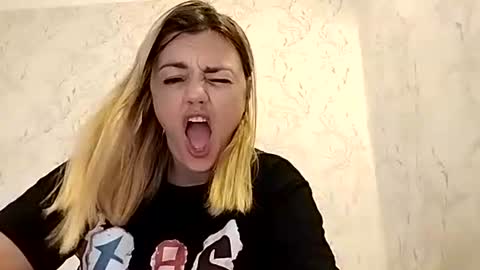 KrissSexi online show from 09-27-25, 06:51