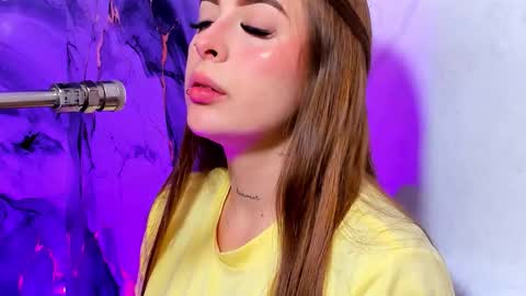 Snapshot of kristal_blond chatting on 01-11-26, 08:03 online show from 01-11-26, 08:03