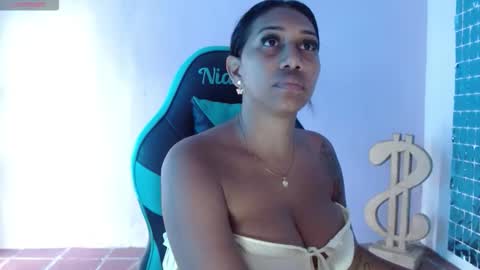 Snapshot of kristel_lee chatting on 10-23-25, 02:16 kristel_lee online show from 10-23-25, 02:16