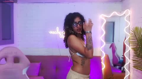 kristen_tay online show from 01-14-25, 06:07