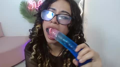 kristen_tay online show from 02-18-25, 06:15