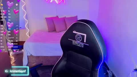 kristen_tay online show from 10-19-25, 03:07