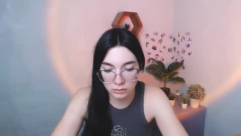 Snapshot of kristenx_x chatting on 09-10-25, 10:37 Kristen online show from 09-10-25, 10:37