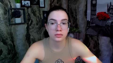 Snapshot of kristenx_x chatting on 09-13-25, 06:35 Kristen online show from 09-13-25, 06:35