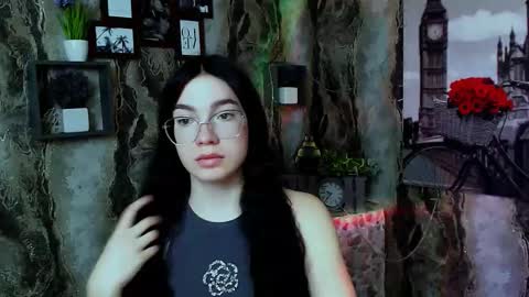 Snapshot of kristenx_x chatting on 09-14-25, 08:35 Kristen online show from 09-14-25, 08:35