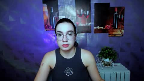 Snapshot of kristenx_x chatting on 09-17-25, 10:28 Kristen online show from 09-17-25, 10:28