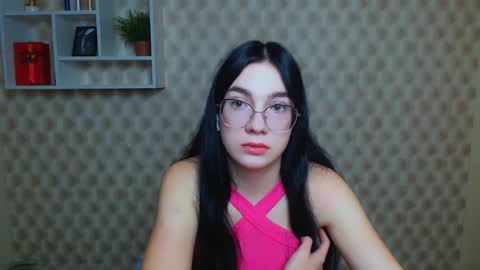 Snapshot of kristenx_x chatting on 09-24-25, 05:33 Kristen online show from 09-24-25, 05:33