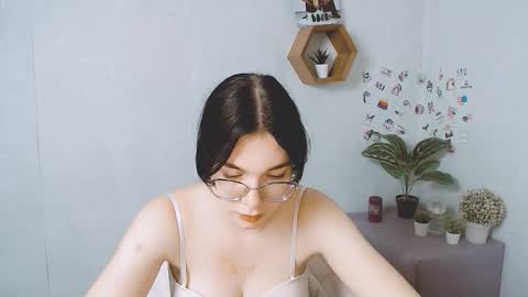 Snapshot of kristenx_x chatting on 10-08-25, 07:17 Kristen online show from 10-08-25, 07:17