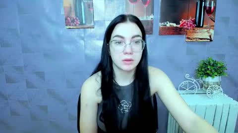 Snapshot of kristenx_x chatting on 10-20-25, 07:31 Kristen online show from 10-20-25, 07:31