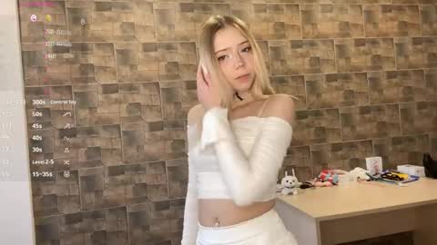 Alisa online show from 05-18-26, 04:24