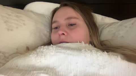 Snapshot of kristicutiez chatting on 01-17-25, 07:16 Kristi 3 online show from 01-17-25, 07:16