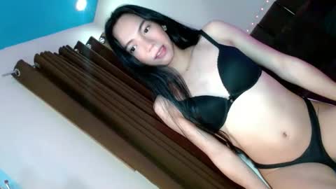 Snapshot of kristine_lux chatting on 09-09-25, 05:01 kristine online show from 09-09-25, 05:01