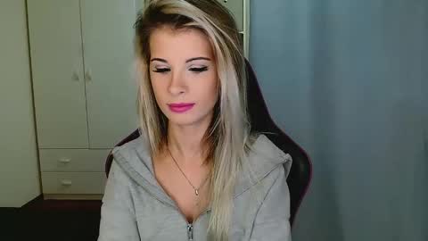 KristineAmore online show from 12-18-25, 07:25