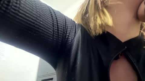 Snapshot of kristtal_key chatting on 11-09-25, 07:06 Kristtal online show from 11-09-25, 07:06