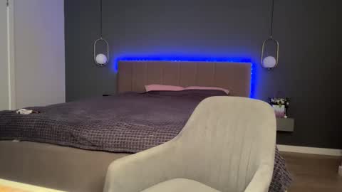 Kristi online show from 09-12-25, 04:12