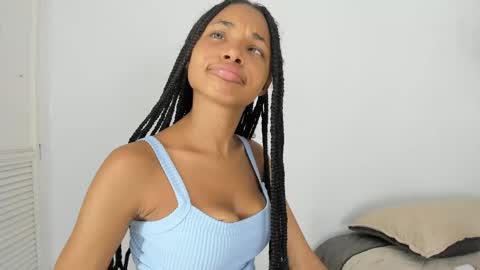 Snapshot of kristyl_paez chatting on 05-22-26, 08:14 Cristina online show from 05-22-26, 08:14