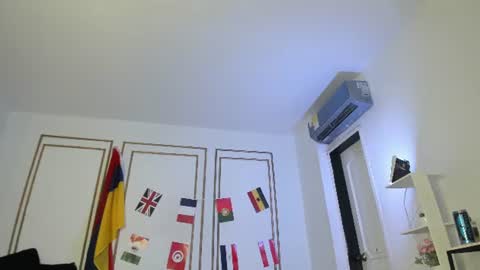 Snapshot of kristyl_paez chatting on 06-15-26, 06:21 Cristina online show from 06-15-26, 06:21