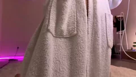 Snapshot of krixta chatting on 03-12-26, 08:04 kristi online show from 03-12-26, 08:04