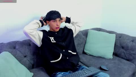 Snapshot of kroywave chatting on 06-03-26, 03:42 Kroy Wave Muscle Tattoos Latino online show from 06-03-26, 03:42