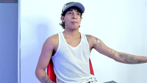 Snapshot of kroywave chatting on 06-17-26, 03:42 Kroy Wave Muscle Tattoos Latino online show from 06-17-26, 03:42