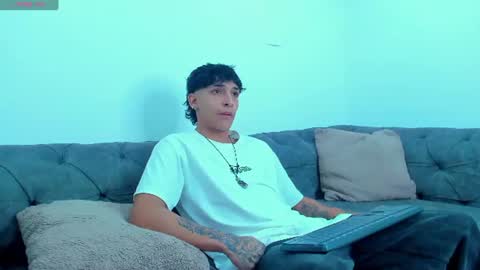 Snapshot of kroywave chatting on 07-07-26, 03:31 Kroy Wave Muscle Tattoos Latino online show from 07-07-26, 03:31