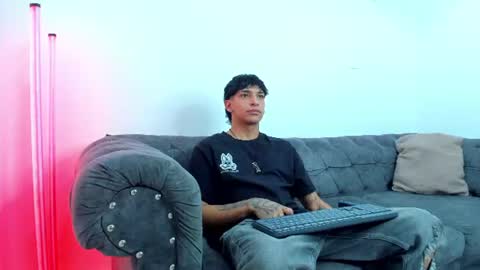 Snapshot of kroywave chatting on 07-14-26, 10:21 Kroy Wave Muscle Tattoos Latino online show from 07-14-26, 10:21