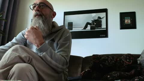 krummersaebel online show from 04-18-26, 10:08