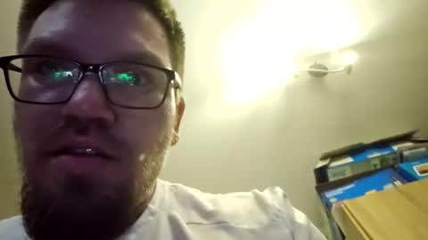 Snapshot of kryptoni18435 chatting on 01-13-26, 01:38 Tommy online show from 01-13-26, 01:38