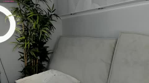 Krys online show from 04-28-26, 12:09