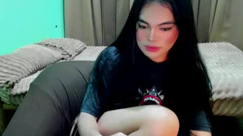 Snapshot of krystal_angel chatting on 06-22-26, 08:11 krystal_angel online show from 06-22-26, 08:11