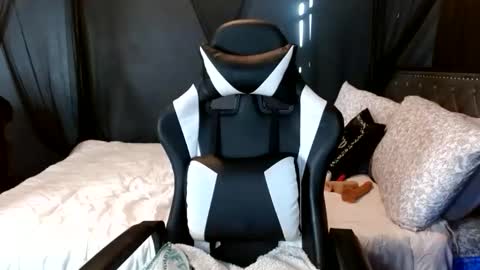 Krystal Blake online show from 11-15-25, 08:27