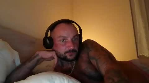 Snapshot of krystianskibinski1312524739 chatting on 10-22-25, 05:45 krystianskibinski1312524739 online show from 10-22-25, 05:45