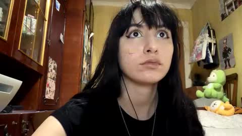 Snapshot of krystleprzygocki chatting on 03-16-26, 08:35 Mira online show from 03-16-26, 08:35