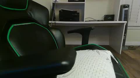 Snapshot of kt12369 chatting on 02-18-25, 07:10 Kevin online show from 02-18-25, 07:10