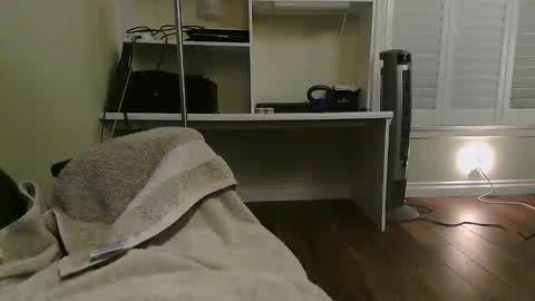 Snapshot of kt12369 chatting on 12-17-25, 07:25 Kevin online show from 12-17-25, 07:25