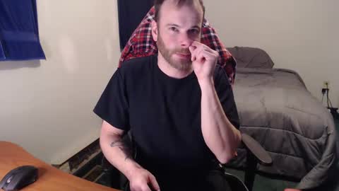 Snapshot of kuggy570 chatting on 12-25-24, 02:03 Kuggy online show from 12-25-24, 02:03