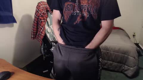 Snapshot of kuggy570 chatting on 01-08-25, 02:14 Kuggy online show from 01-08-25, 02:14