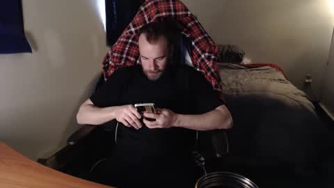 Snapshot of kuggy570 chatting on 03-02-25, 02:32 Kuggy online show from 03-02-25, 02:32