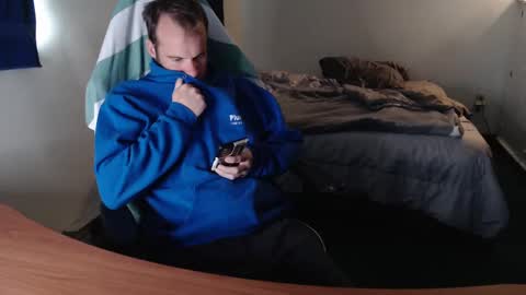 Snapshot of kuggy570 chatting on 10-03-25, 12:35 Kuggy online show from 10-03-25, 12:35