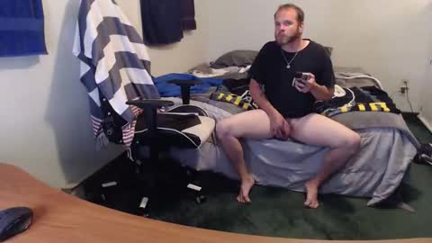 Snapshot of kuggy570 chatting on 10-16-25, 12:00 Kuggy online show from 10-16-25, 12:00