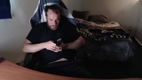 Snapshot of kuggy570 chatting on 10-17-25, 01:35 Kuggy online show from 10-17-25, 01:35