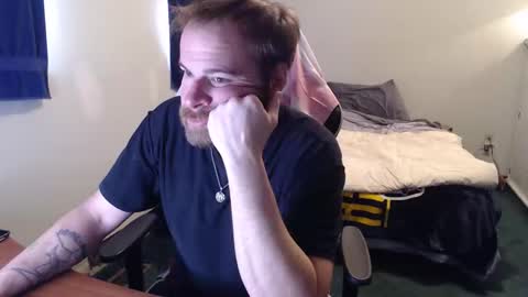 Snapshot of kuggy570 chatting on 12-14-25, 03:06 Kuggy online show from 12-14-25, 03:06