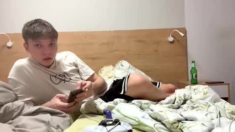 Snapshot of kvara328832 chatting on 12-02-25, 01:11 kvara328832 online show from 12-02-25, 01:11