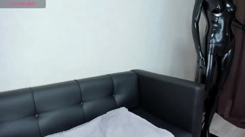 Snapshot of kvetachka chatting on 01-12-25, 01:00 Kvetachka Thu-Sun 0900am-1500pmGTM2 online show from 01-12-25, 01:00