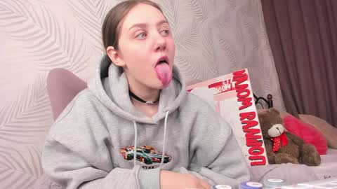 Snapshot of kvetachka chatting on 02-08-25, 04:25 Kvetachka Thu-Sun 0900am-1500pmGTM2 online show from 02-08-25, 04:25