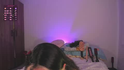 Snapshot of kxss_krawl chatting on 10-22-25, 09:47 Aria Kess online show from 10-22-25, 09:47
