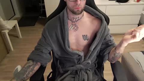 Snapshot of kyle_alternative chatting on 12-18-24, 03:37 Kyle online show from 12-18-24, 03:37