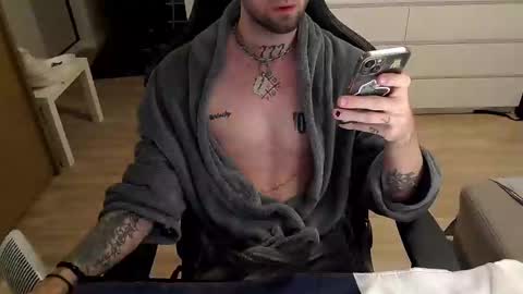 Snapshot of kyle_alternative chatting on 12-25-24, 04:22 Kyle online show from 12-25-24, 04:22