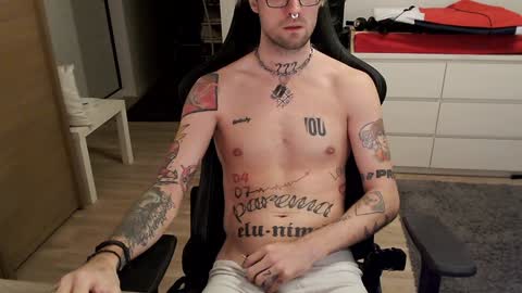 Snapshot of kyle_alternative chatting on 01-11-25, 11:56 Kyle online show from 01-11-25, 11:56
