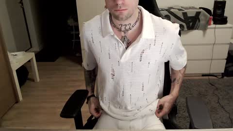 Snapshot of kyle_alternative chatting on 01-18-25, 03:42 Kyle online show from 01-18-25, 03:42